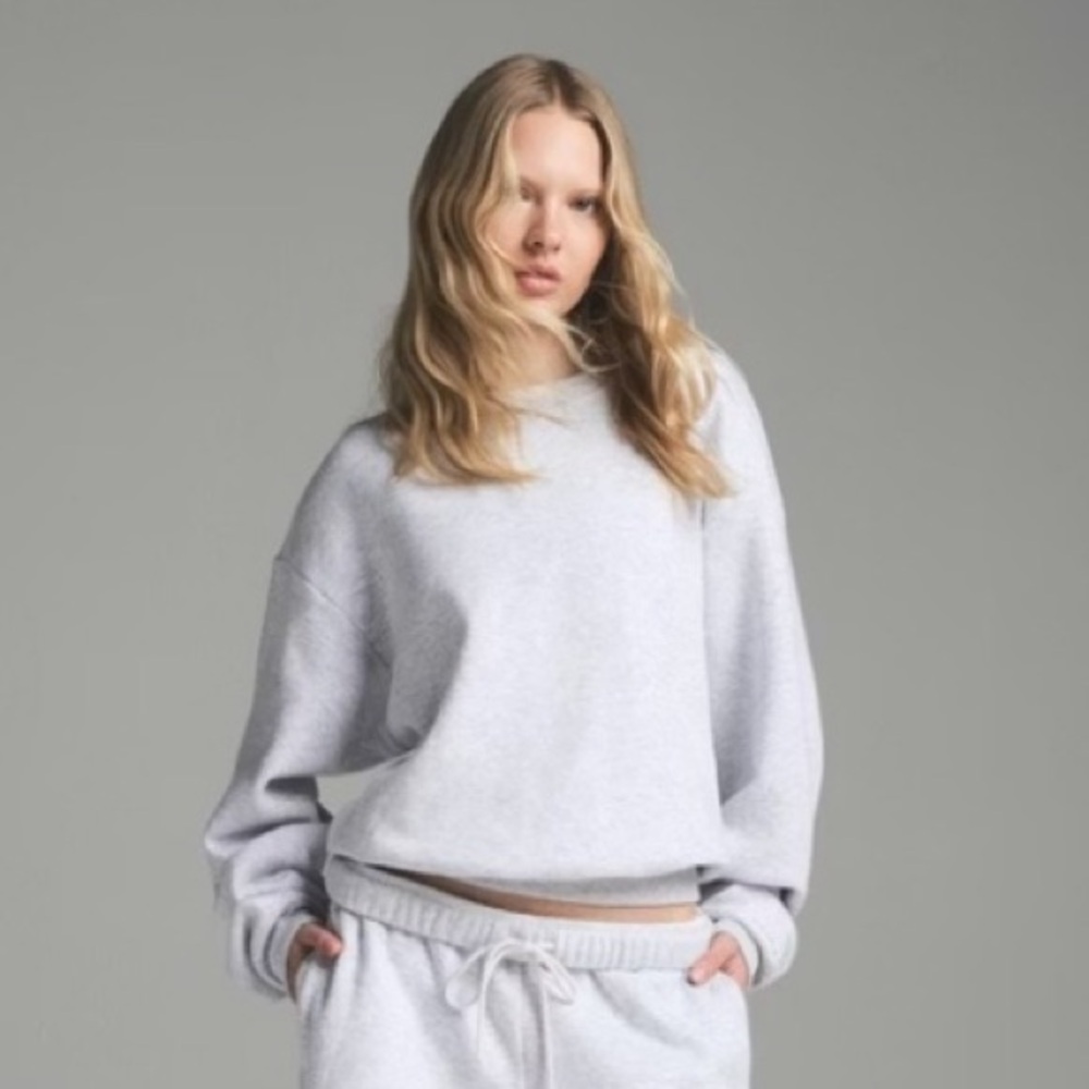 SKIMS Classic Cotton Fleece Crewneck Sweatshirt Light Heather Grey L. NWT